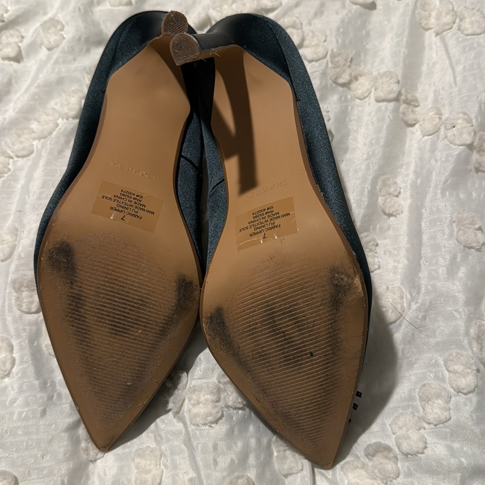 Express Heels - Picture 5 of 9